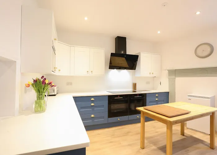 Holiday home Dale House *